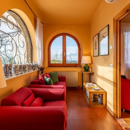 Mikipongtwo * Montepulciano Stazione