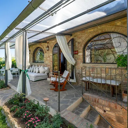 Mikipongtwo Holiday home Montepulciano